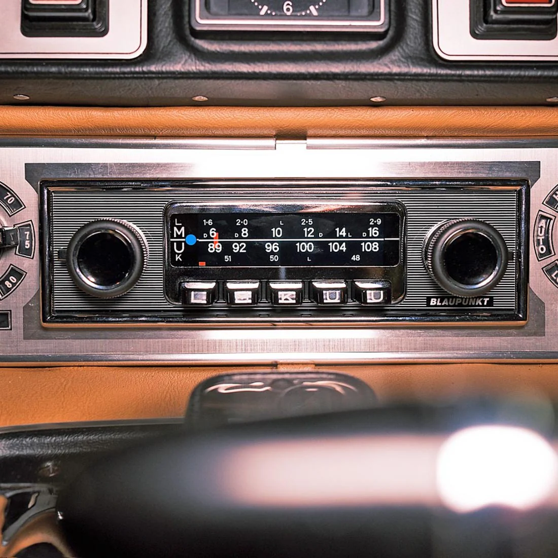 Blaupunkt FRANKFURT Stereo MB Single DIN Mechless Retro Receiver with Bluetooth - Image 9