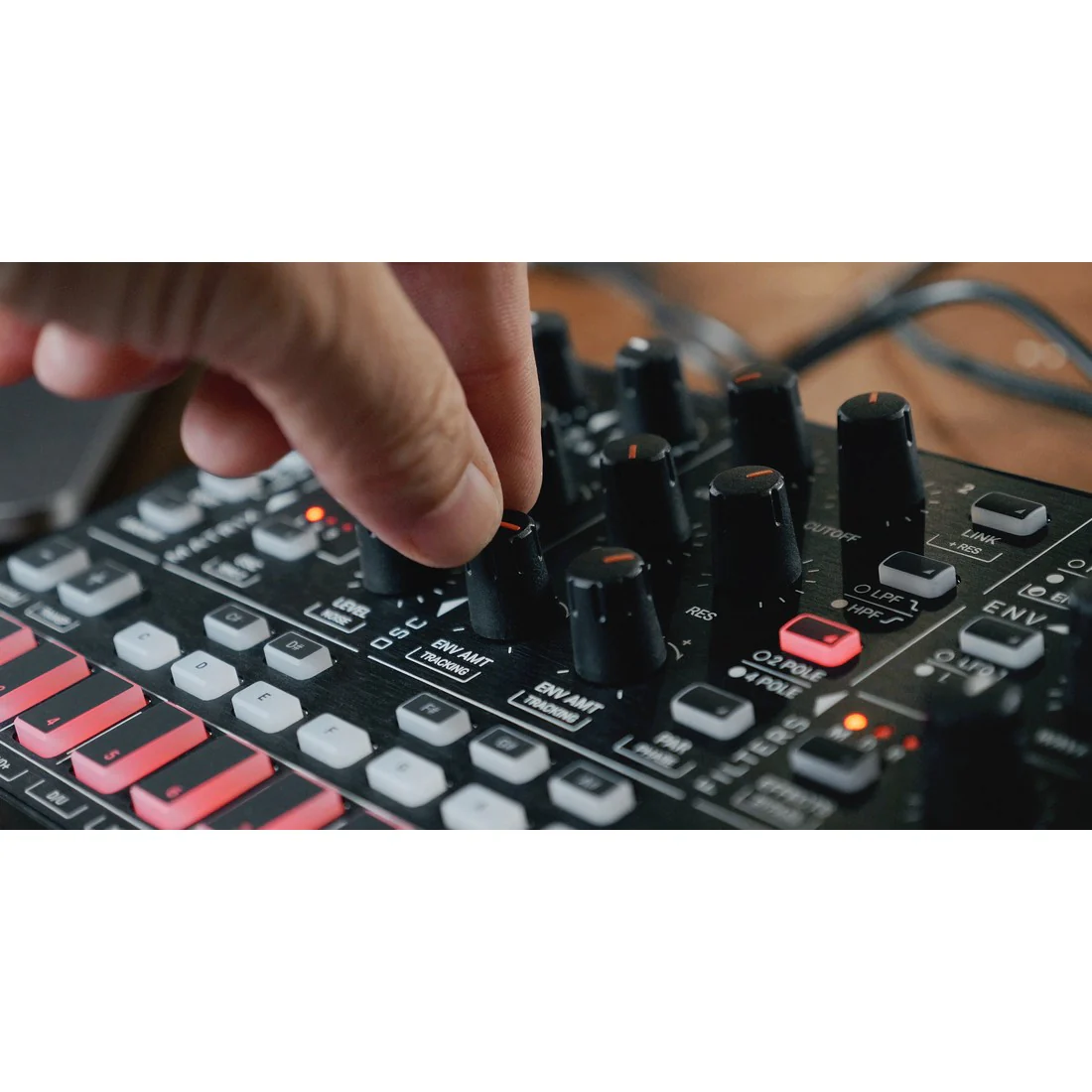 IK Multimedia UNO Synth PRO X Paraphonic Analog Synthesizer (1143262) - Image 21