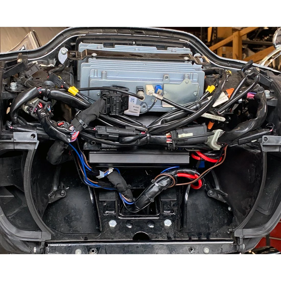 Kenwood eXcelon CA-PLT14RG Dual-Amplifier Mounting Plate for 2014-up Harley-Davidson Road Glide Motorcycles (CAPLT14RG) - Image 10