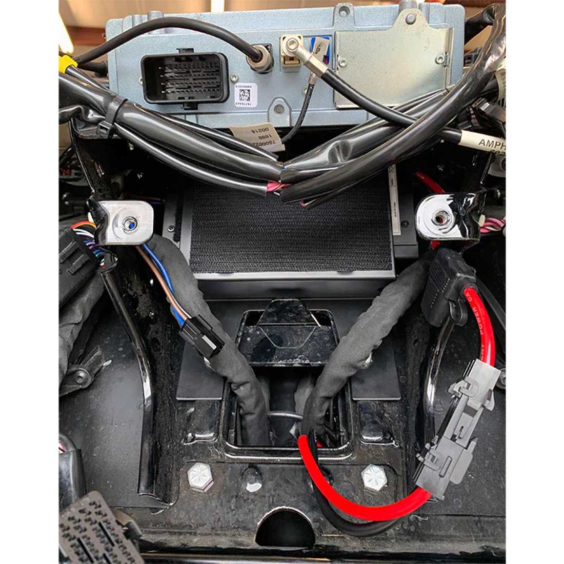Kenwood eXcelon CA-PLT14RG Dual-Amplifier Mounting Plate for 2014-up Harley-Davidson Road Glide Motorcycles (CAPLT14RG) - Image 9