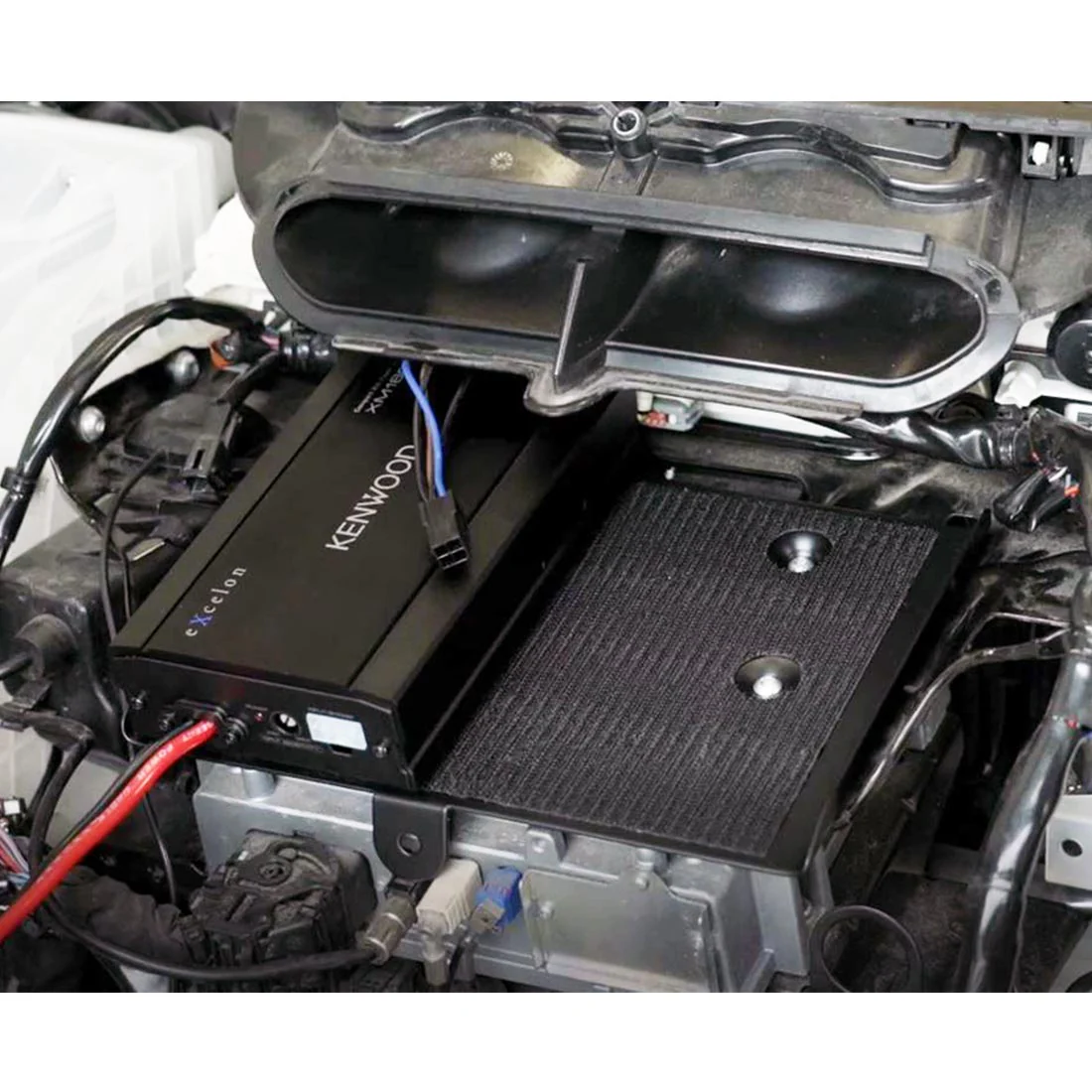 Kenwood eXcelon CA-PLT14SG Dual-Amplifier Mounting Plate for 2014-up Harley-Davidson Street Glide Motorcycles (CAPLT14SG) - Image 8